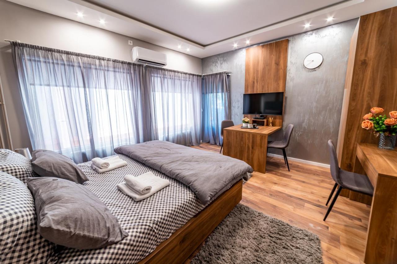 Ivi Place Apartments โนวีซาด ภายนอก รูปภาพ