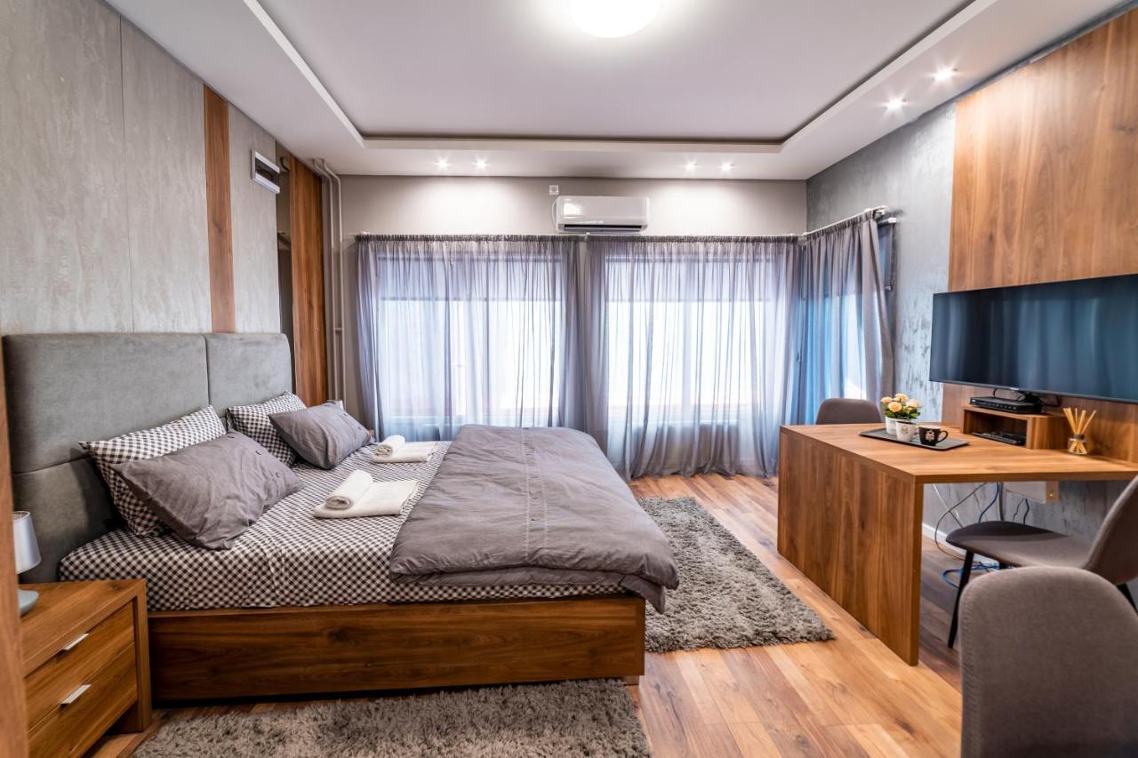Ivi Place Apartments โนวีซาด ภายนอก รูปภาพ